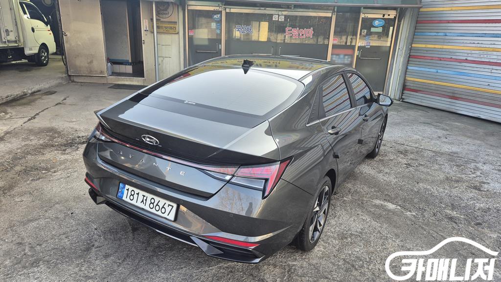 Hyundai Avante 1.6 Inspiration thumbnail 2