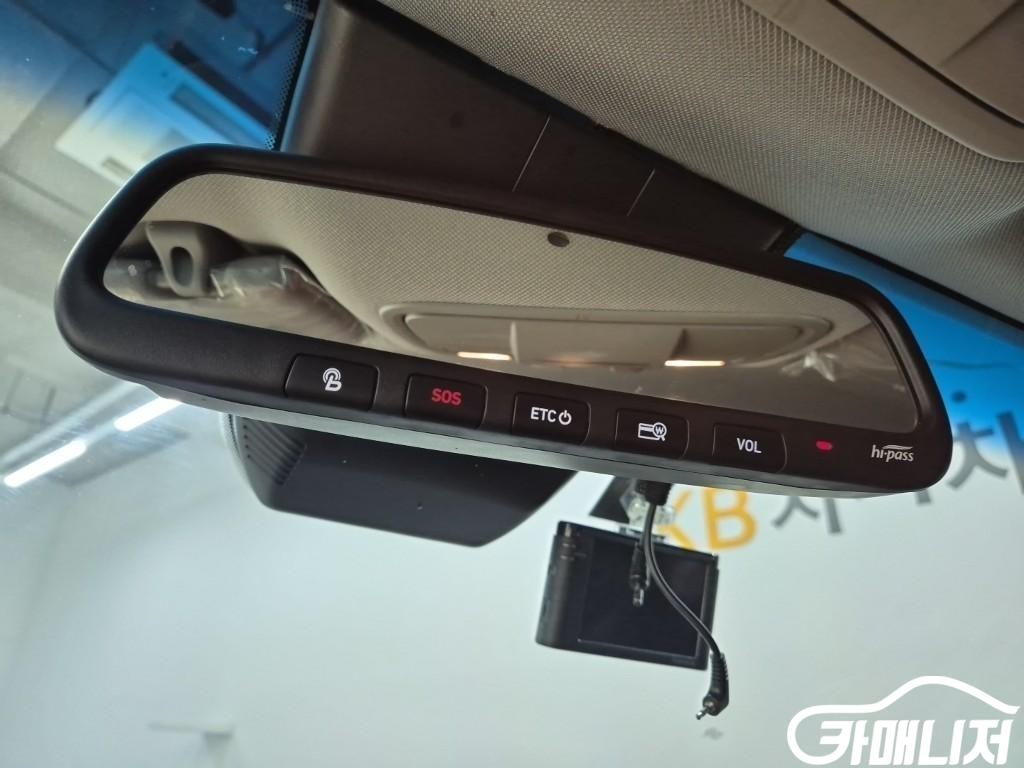 Hyundai Santa Fe Santa Fe TM Diesel 2.2 2WD thumbnail 16