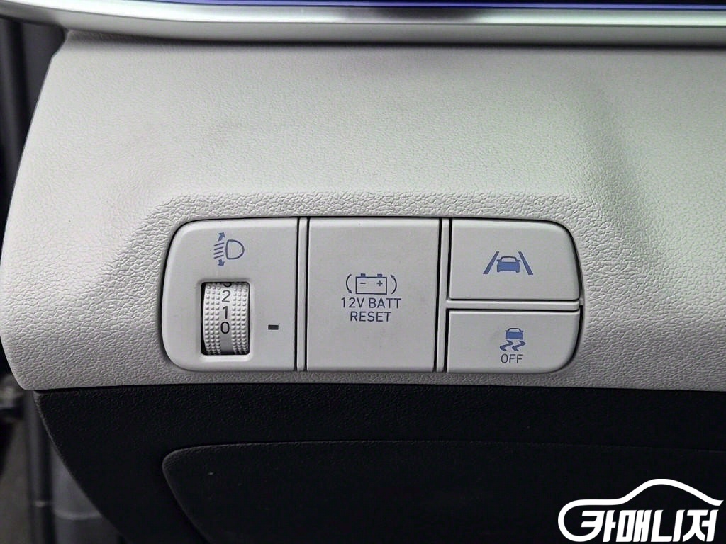 Hyundai Avante Avante Hybrid Inspiration thumbnail 19