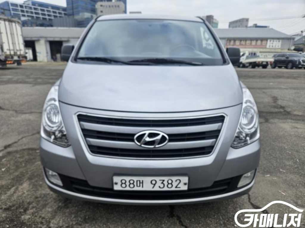 Hyundai Starex Grand Starex Van 3-Seater