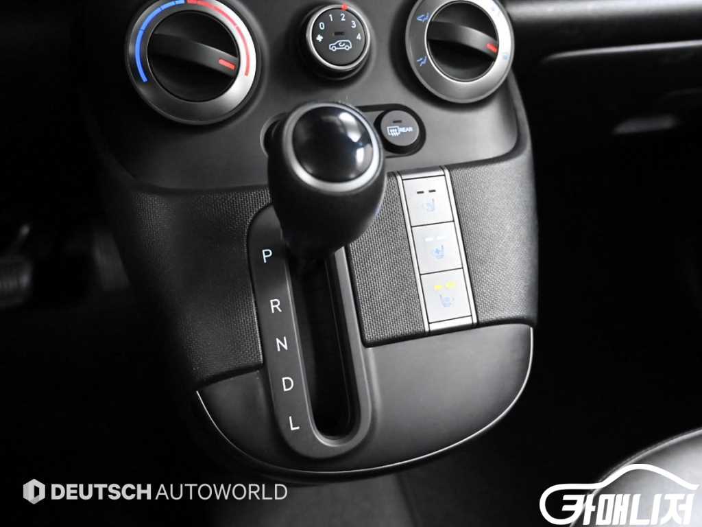 Hyundai Casper 1.0 Gasoline Van thumbnail 9