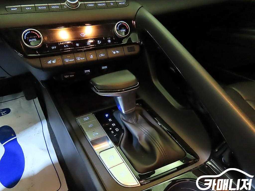 Hyundai Avante 1.6 Inspiration thumbnail 12