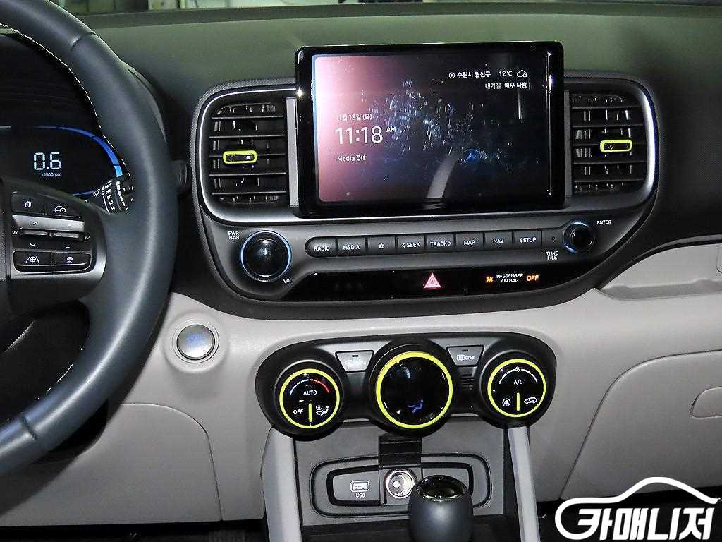 Hyundai Venue BeNew 1.6 Peulreokseu thumbnail 11