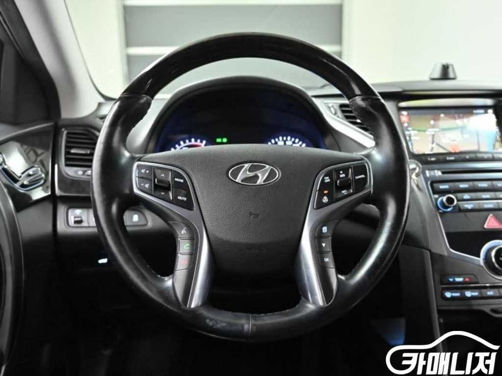 Hyundai Grandeur Grandeur HG Hybrid PREMIUM thumbnail 15