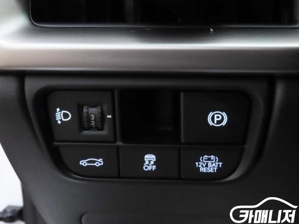 Hyundai Grandeur Grandeur Hybrid Premium thumbnail 11