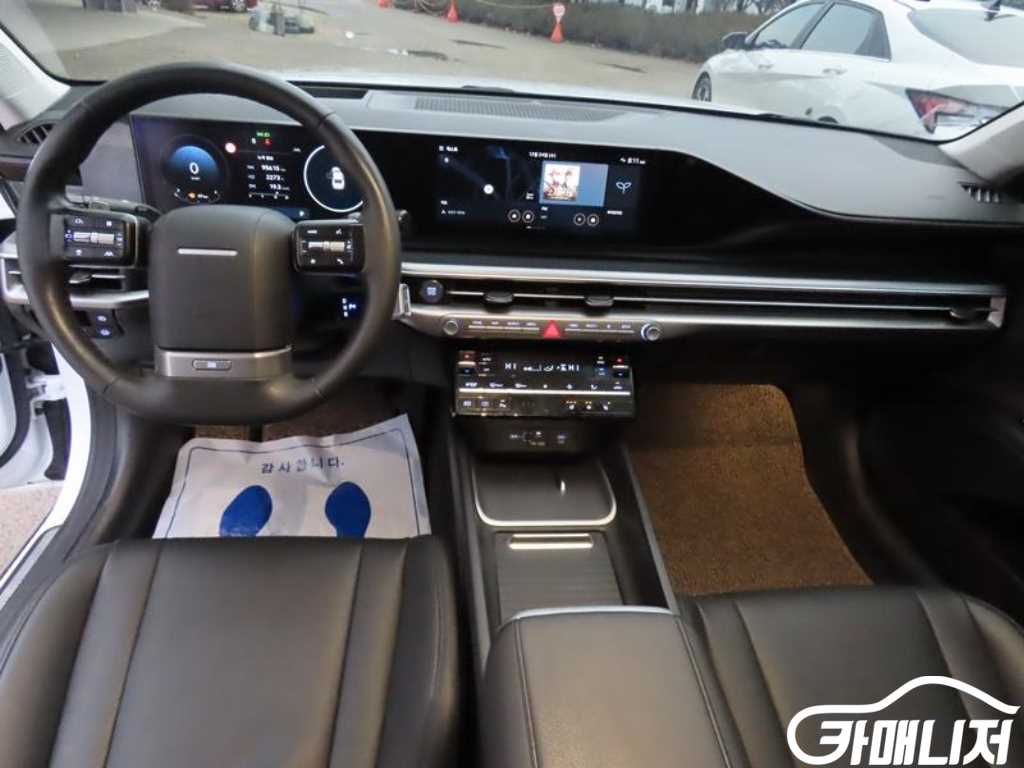 Hyundai Grandeur Grandeur Hybrid Premium thumbnail 9