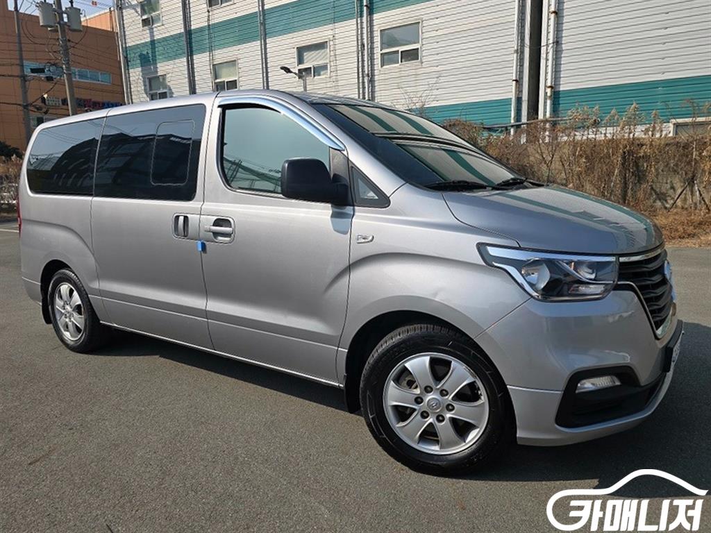 Hyundai Starex The New Grand Starex 2WD Wagon 12-Seater thumbnail 18