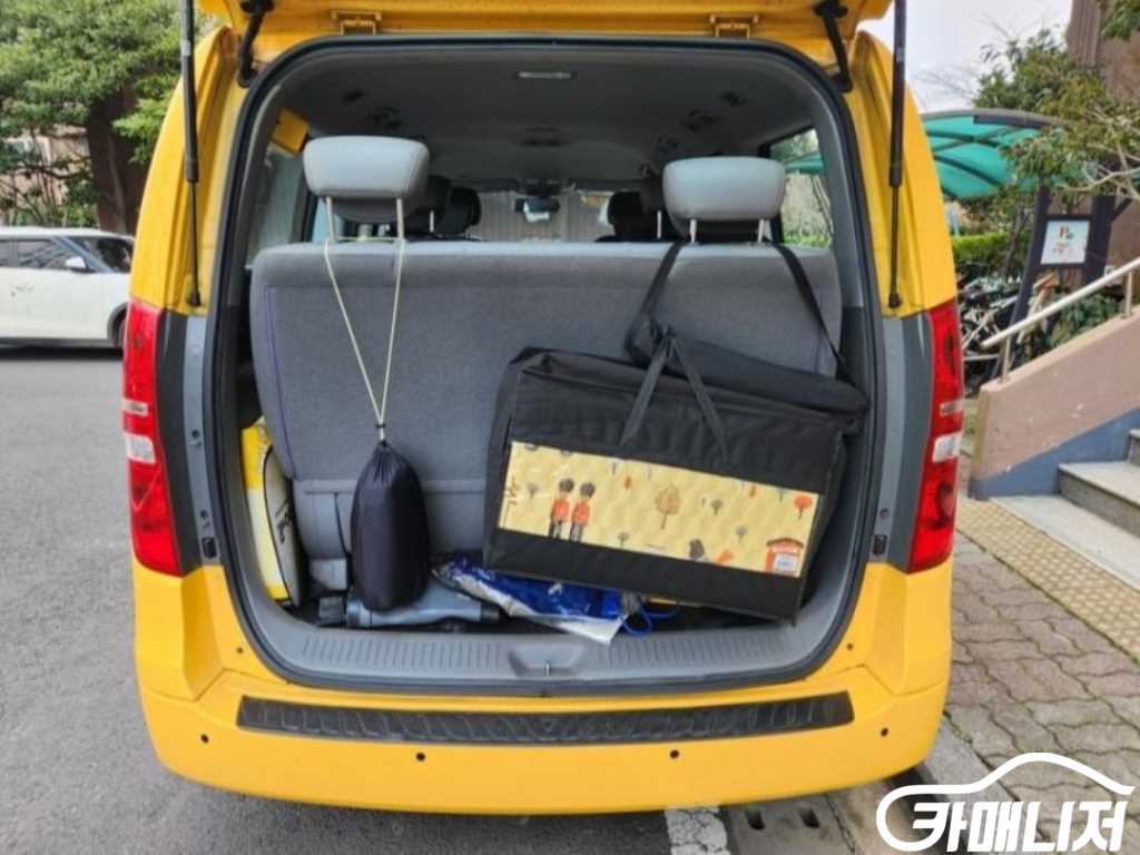 Hyundai Starex Grand Starex 12-Seater School Bus thumbnail 7