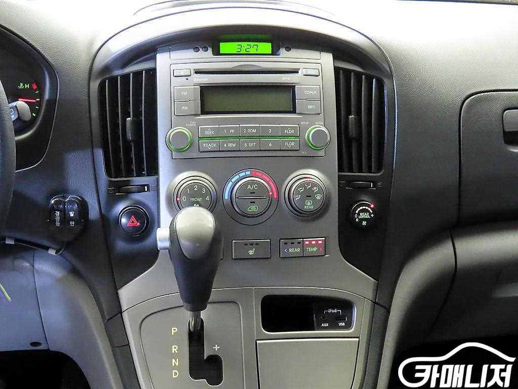 Hyundai Starex Grand Starex 12-Seater Wagon thumbnail 12