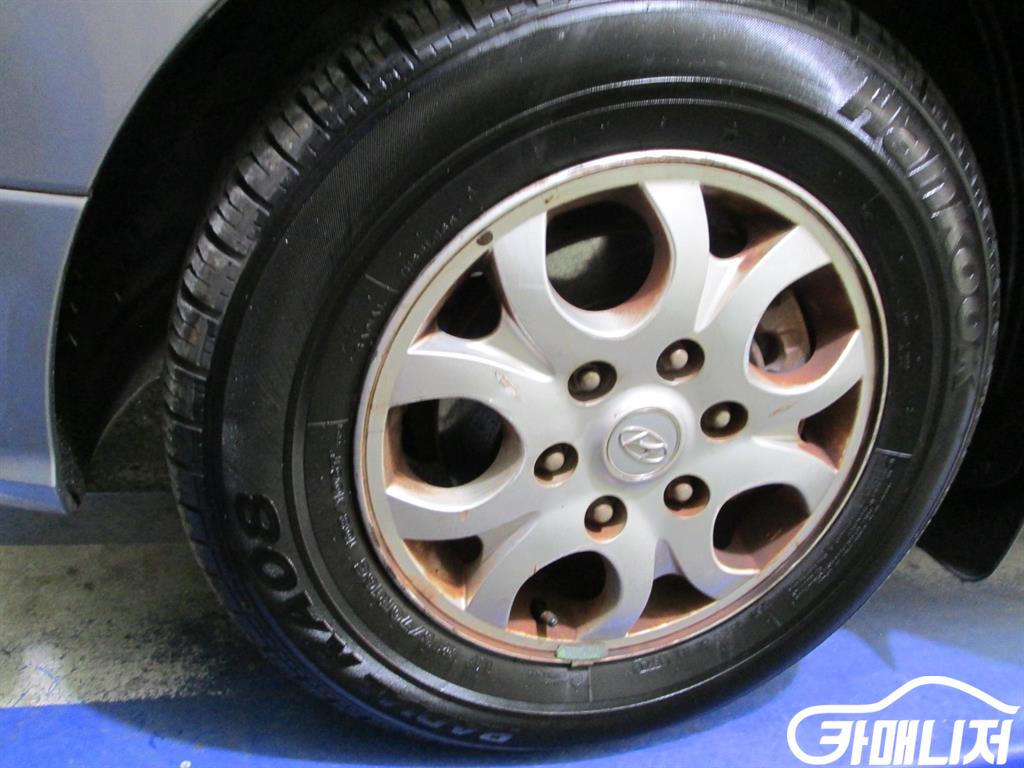 Hyundai Starex Grand Starex 11-Seater Wagon thumbnail 12