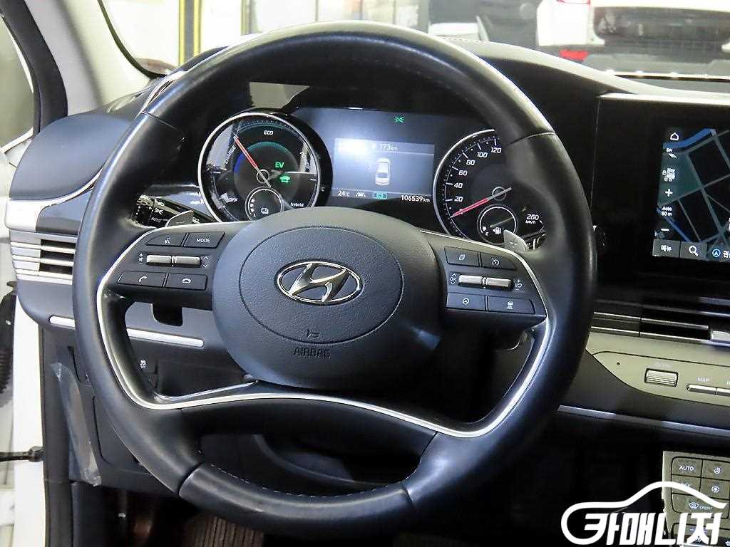 Hyundai Grandeur The New Grandeur IG Hybrid Premium Choice thumbnail 8