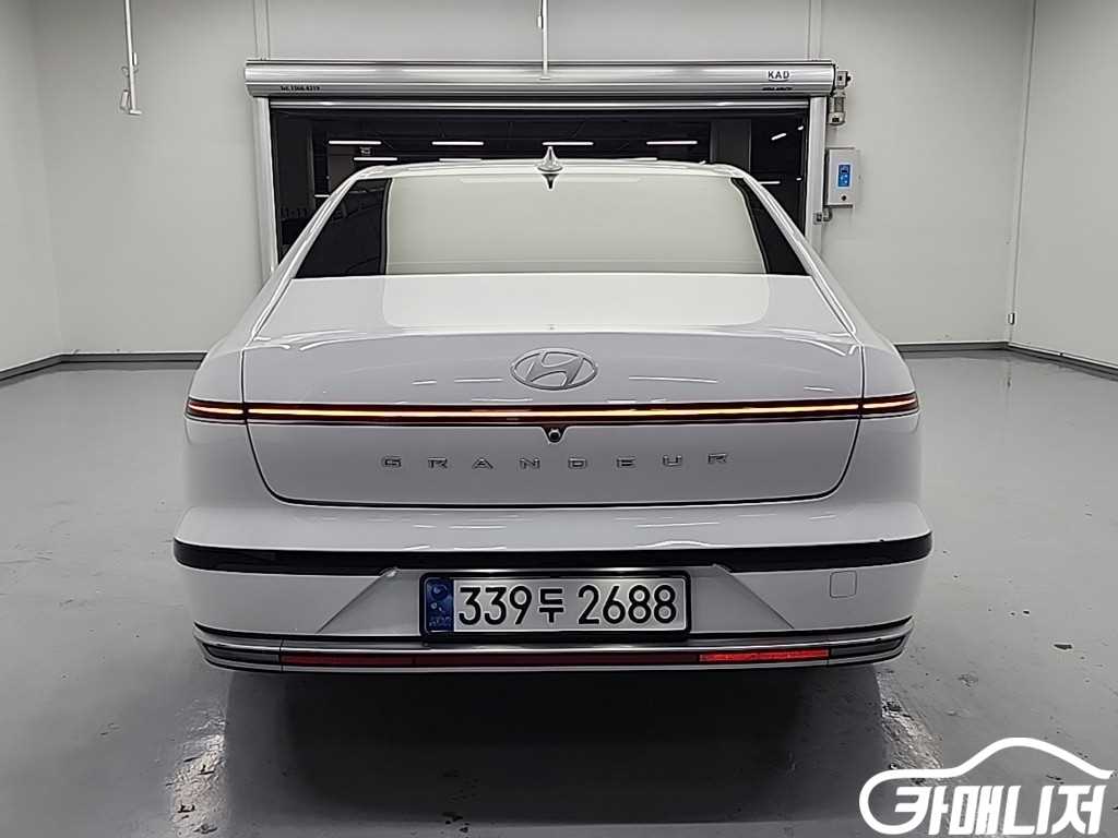 Hyundai Grandeur Gasoline 2.5 2WD thumbnail 3