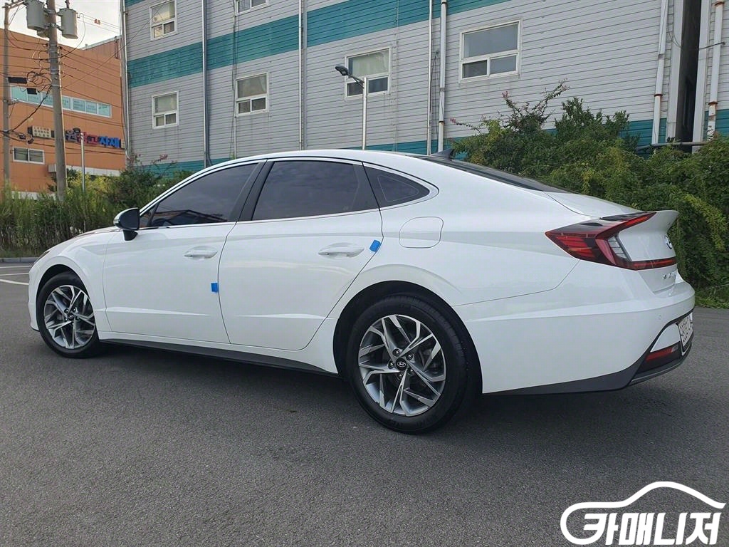 Hyundai Sonata 2.0 Premium thumbnail 19