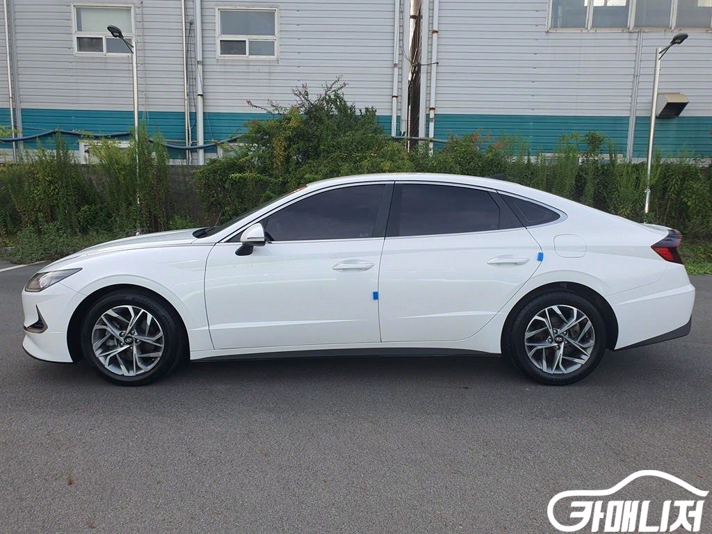 Hyundai Sonata 2.0 Premium thumbnail 3