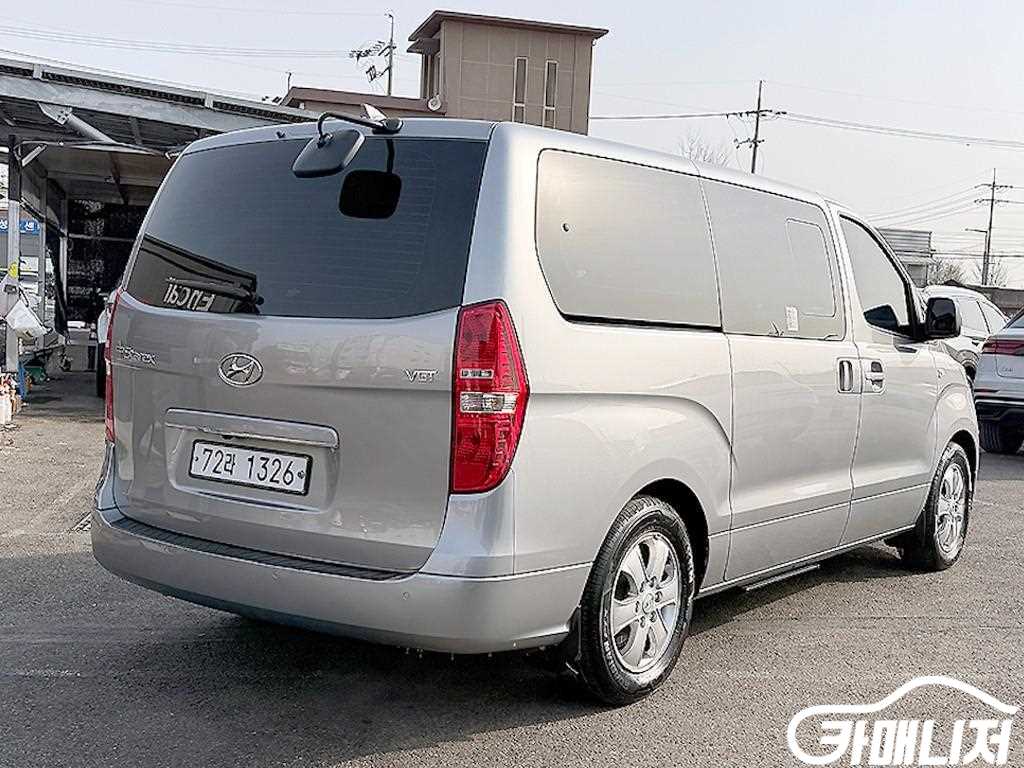 Hyundai Starex The New Grand Starex 2WD Wagon 12-Seater thumbnail 4