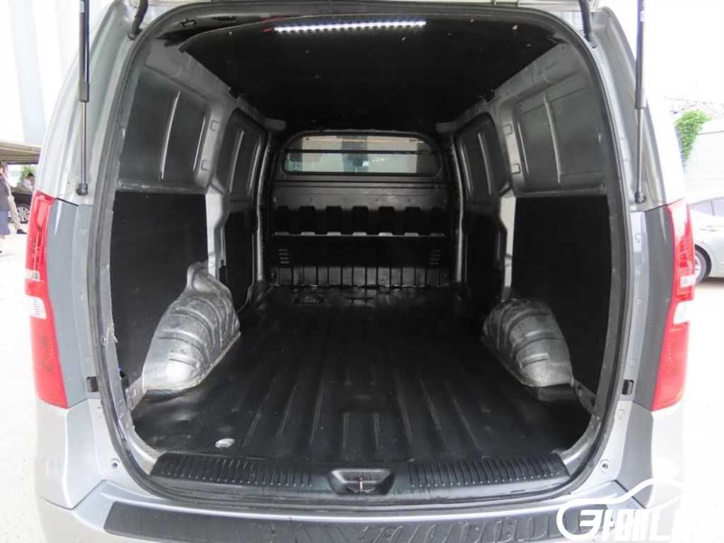 Hyundai Starex The New Grand Starex 2WD Van 3-Seater thumbnail 5