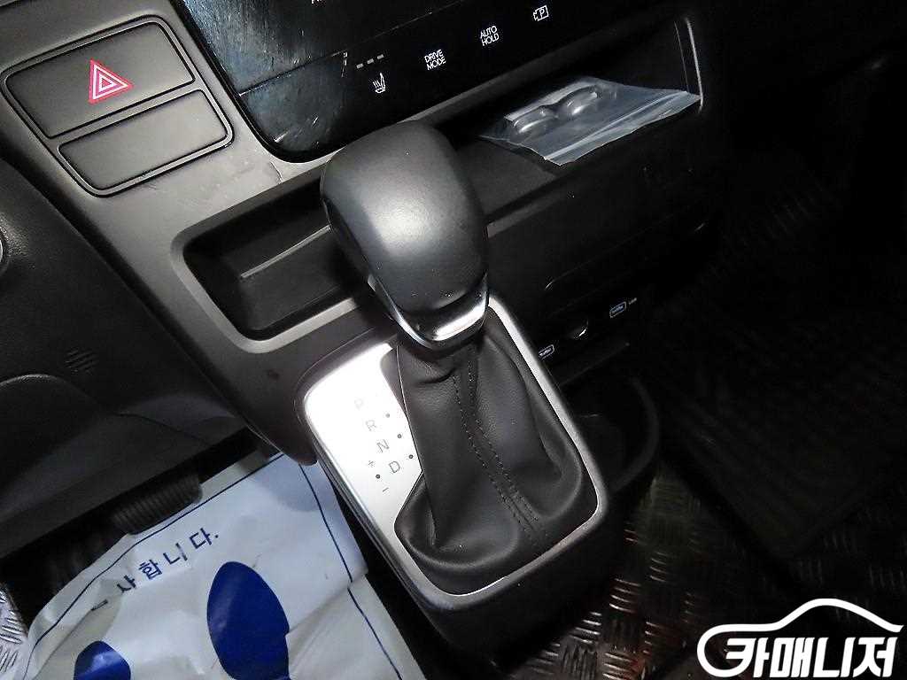 Hyundai Staria 2WD Diesel Cargo Modern thumbnail 12