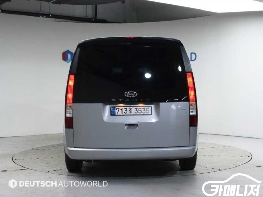 Hyundai Staria 4WD Diesel Tourer Modern thumbnail 5