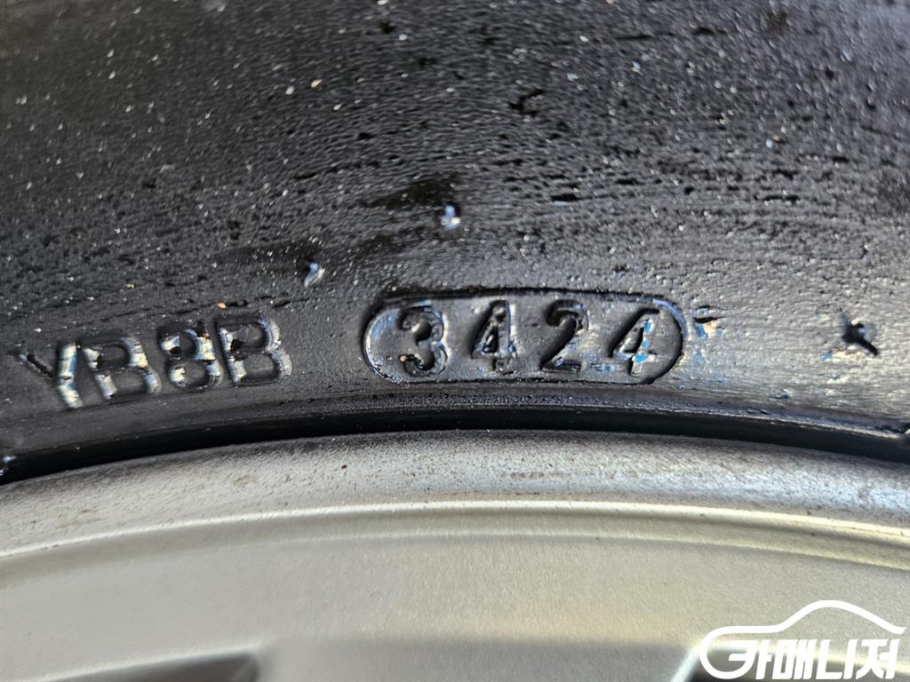 Hyundai Starex Grand Starex Van 5-Seater thumbnail 18