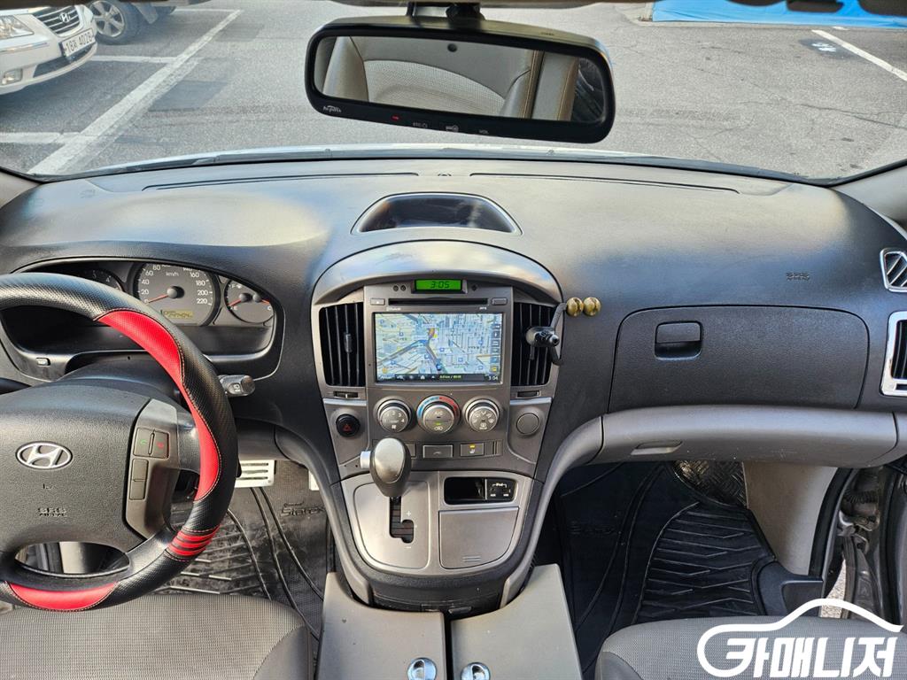 Hyundai Starex Grand Starex Van 5-Seater thumbnail 7