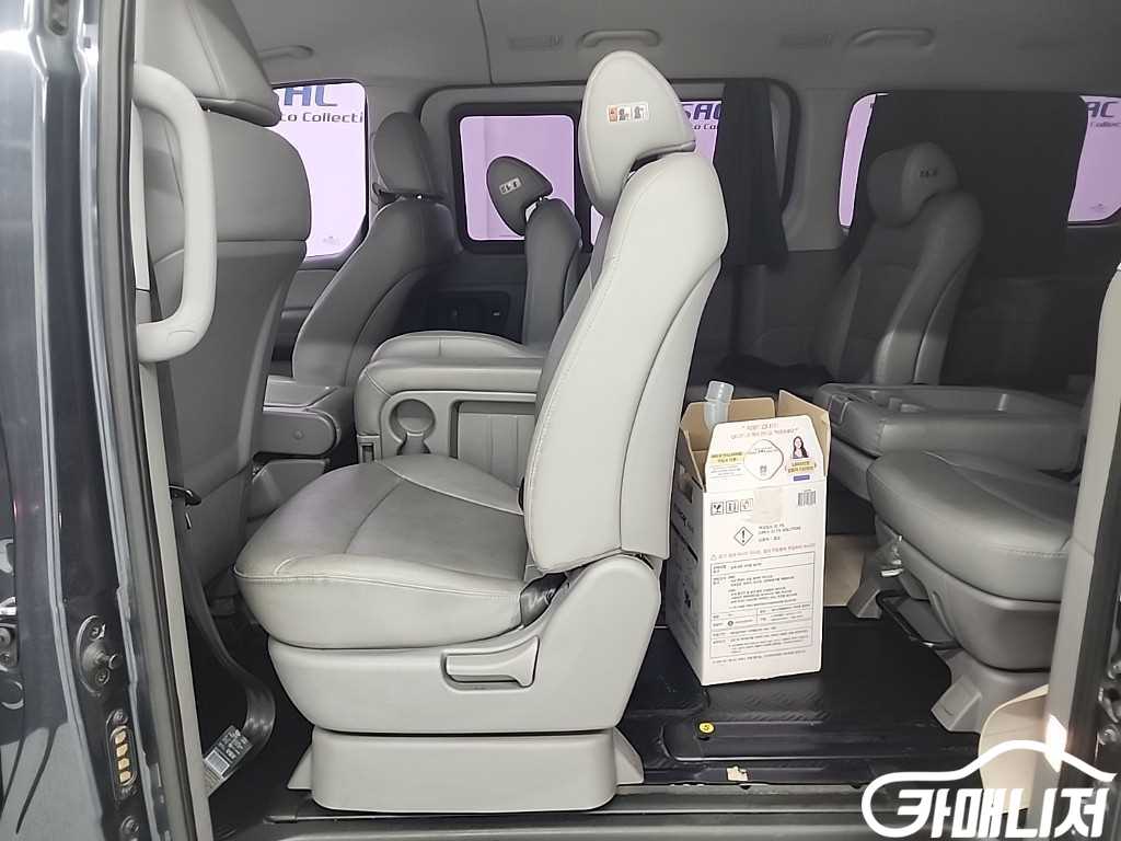 Hyundai Starex Grand Starex 12-Seater Wagon thumbnail 12