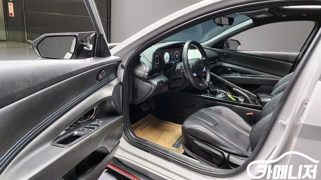 Hyundai Avante 2.0 N thumbnail 11