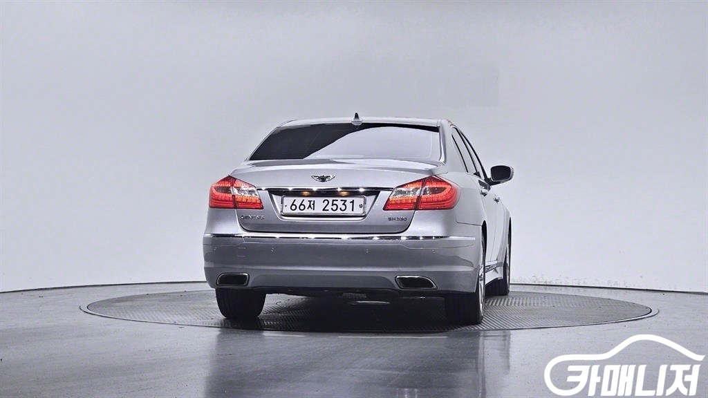 Hyundai Genesis BH330 LUXYRY thumbnail 4