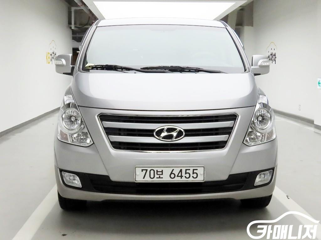 Hyundai Starex Grand Starex 11-Seater Wagon