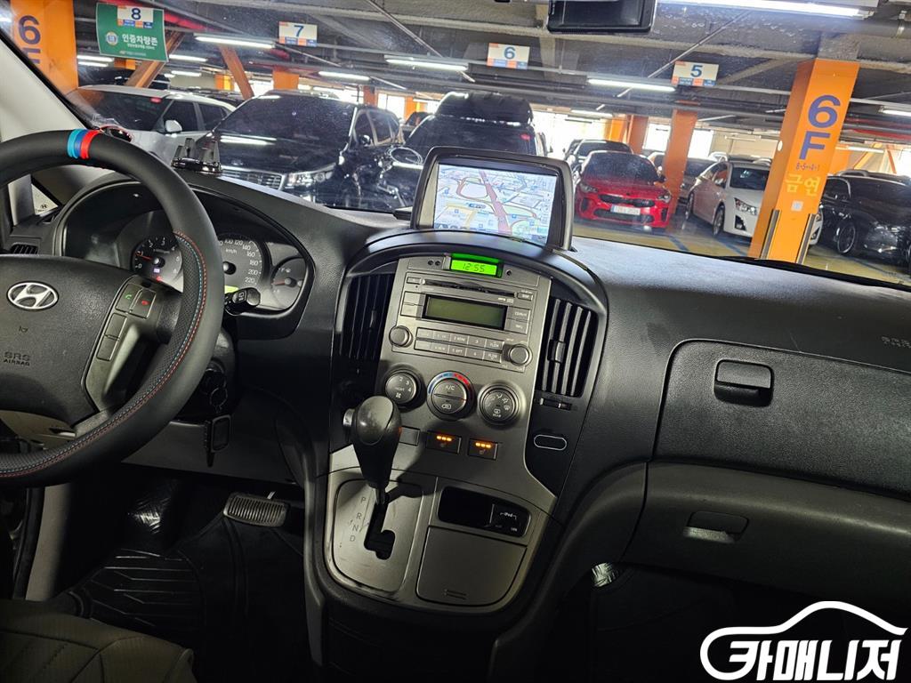 Hyundai Starex Grand Starex Van 3-Seater thumbnail 7