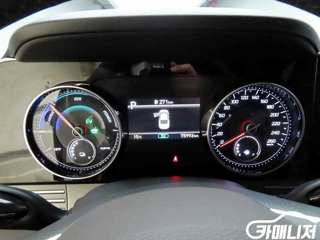 Hyundai Grandeur The New Grandeur IG Hybrid Exclusive thumbnail 5