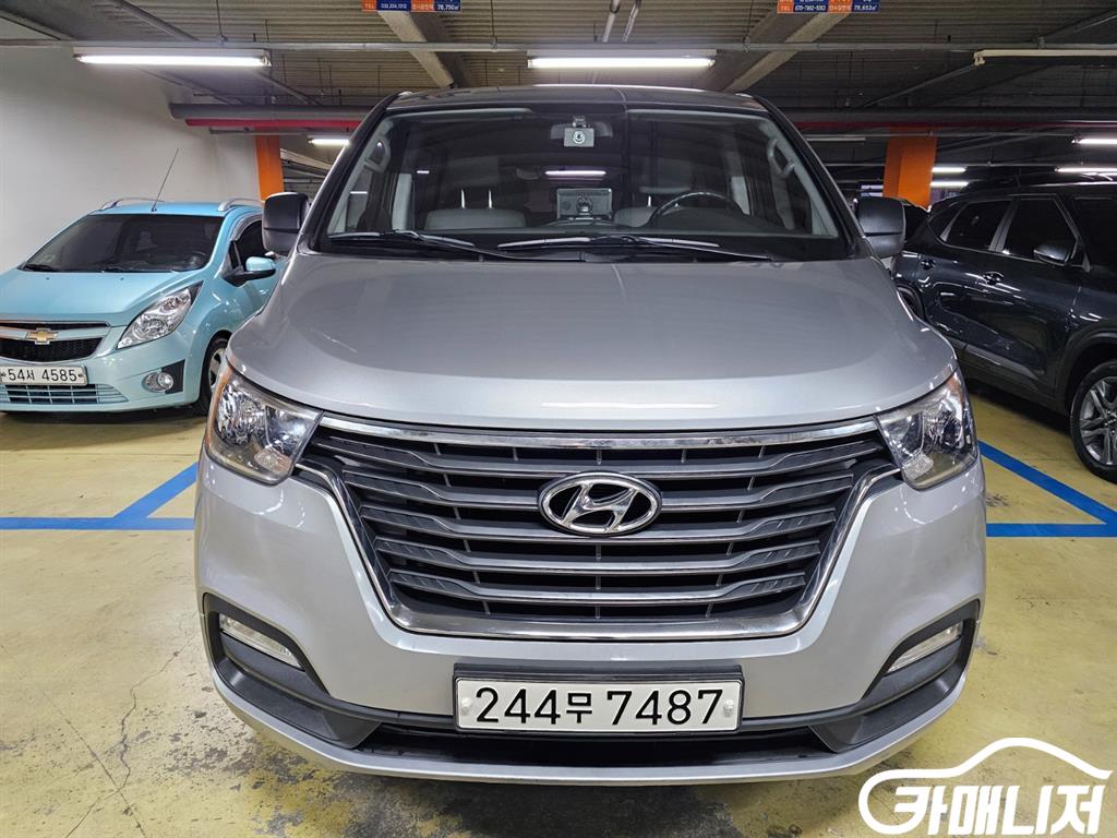 Hyundai Starex The New Grand Starex 2WD Urban 9-Seater thumbnail 2