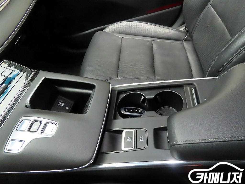 Hyundai Grandeur The New Grandeur IG Hybrid Premium Choice thumbnail 10