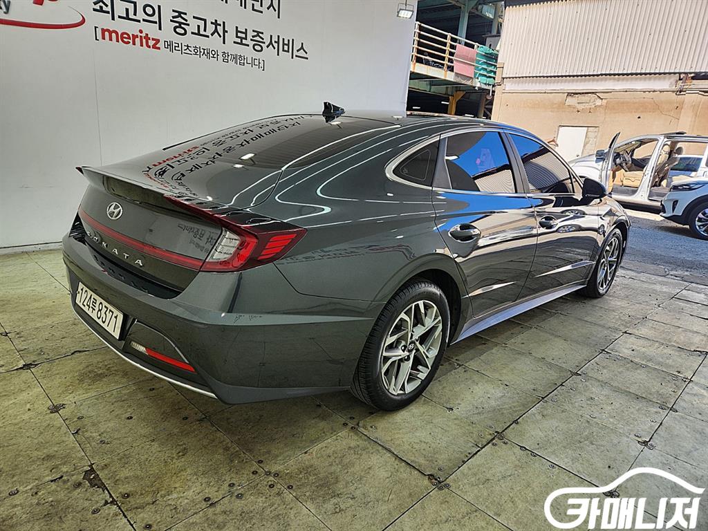 Hyundai Sonata 2.0 Premium Family thumbnail 4