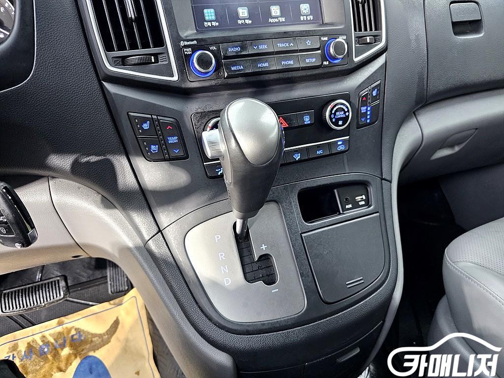 Hyundai Starex The New Grand Starex 2WD Urban 9-Seater thumbnail 14