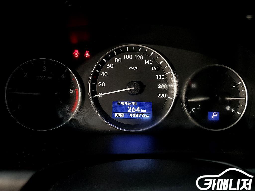 Hyundai Starex The New Grand Starex 2WD Urban 9-Seater thumbnail 7