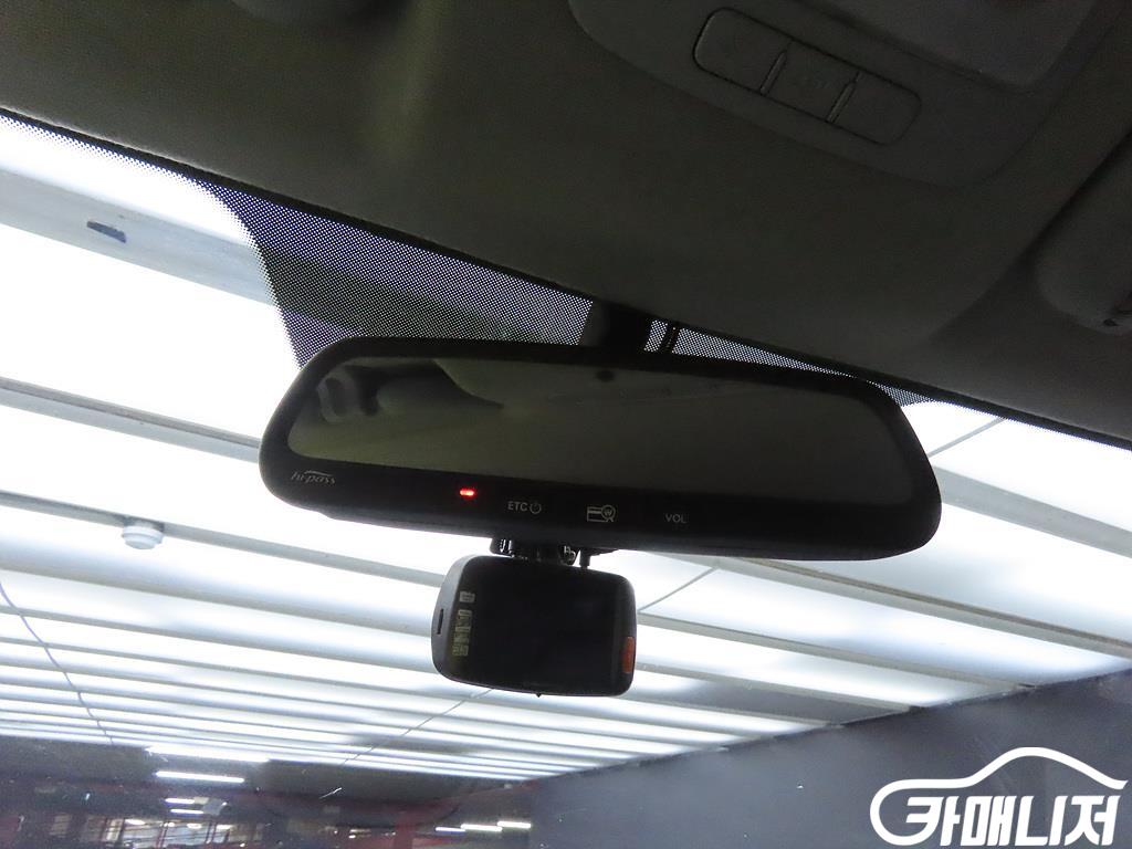 Hyundai Starex Grand Starex 12-Seater Wagon thumbnail 15