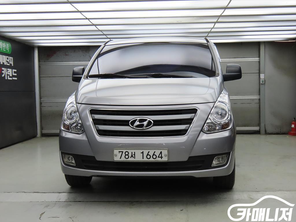 Hyundai Starex Grand Starex 12-Seater Wagon thumbnail 2