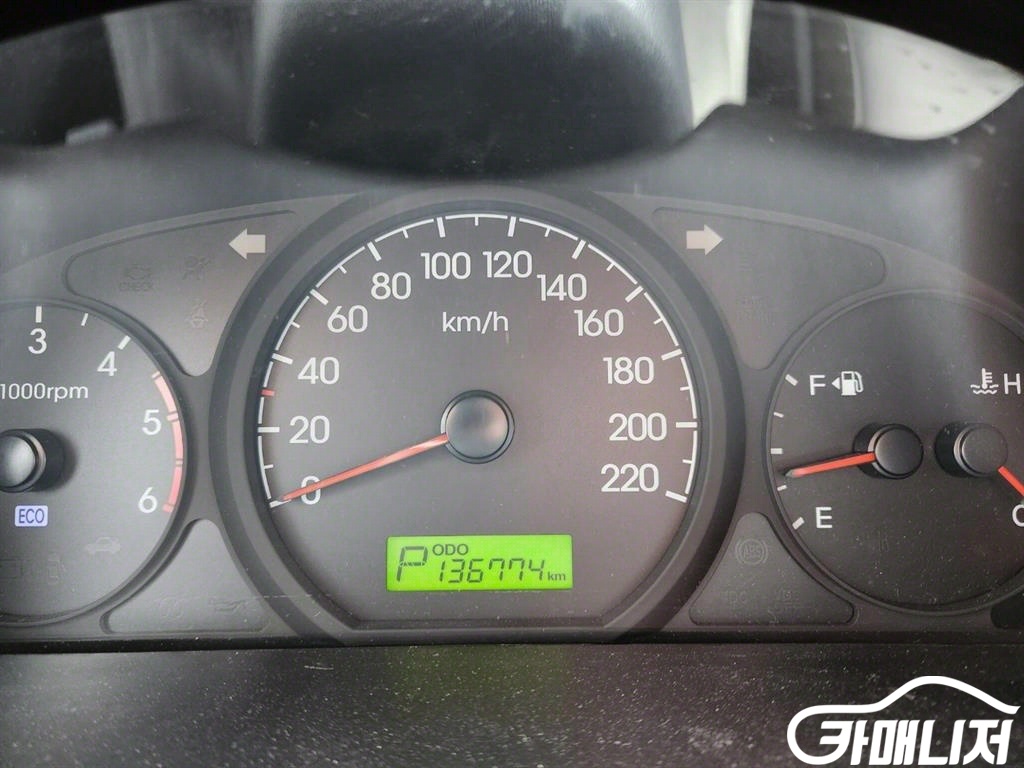 Hyundai Starex Grand Starex 12-Seater Wagon thumbnail 7