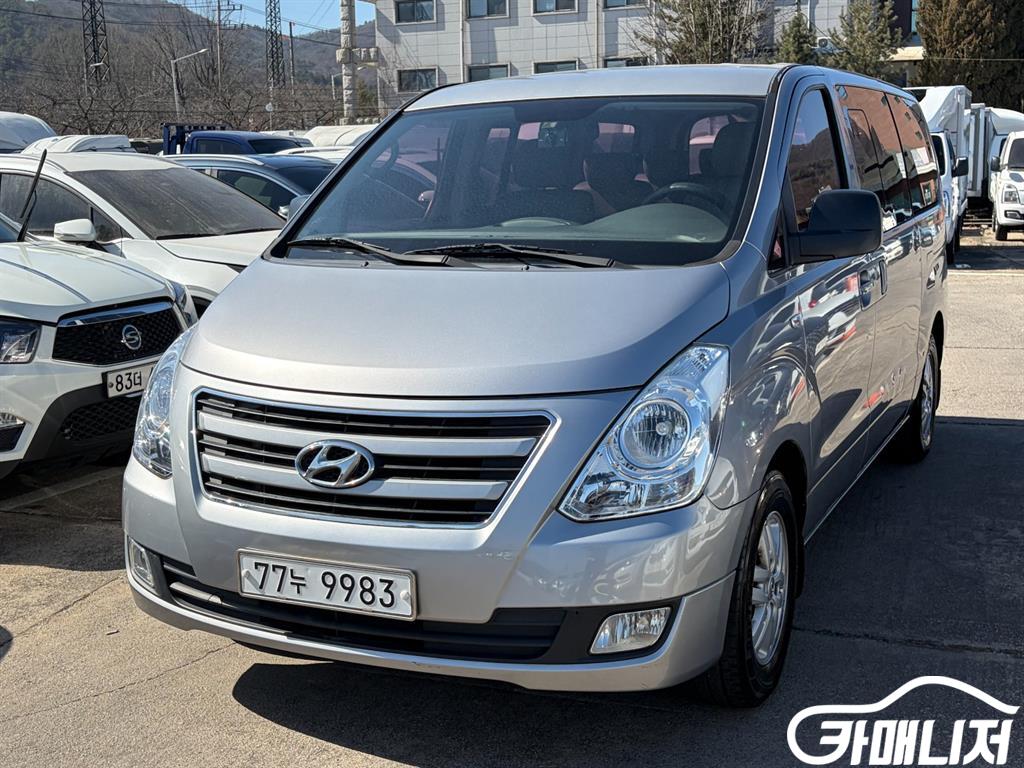 Hyundai Starex Grand Starex 12-Seater Wagon