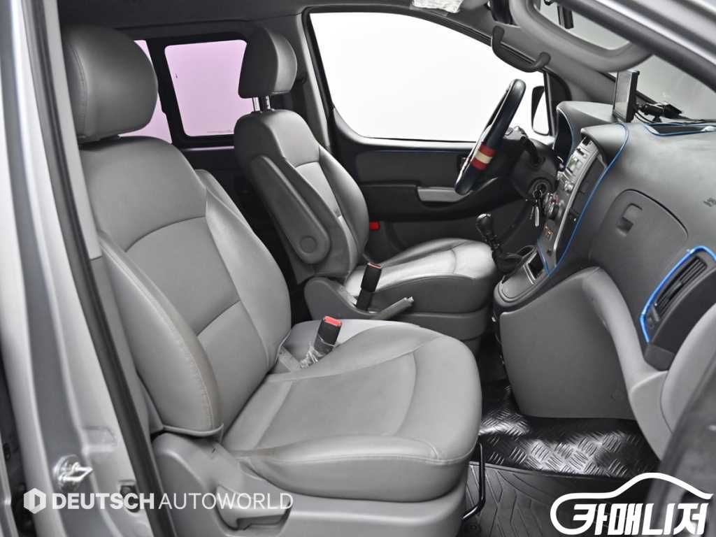 Hyundai Starex Grand Starex Van 5-Seater thumbnail 10