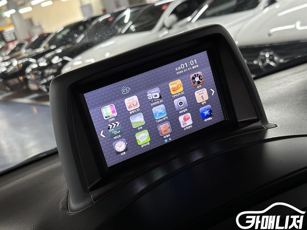 Hyundai Starex Grand Starex 12-Seater LPi thumbnail 14